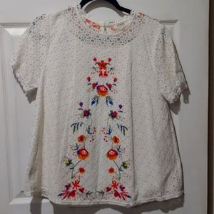 Umgee small floral white lace
